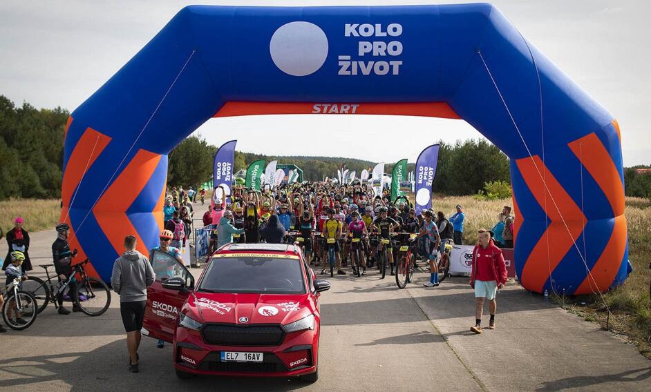 Fuji Bikes stánek na závodech Kola pro život 2024